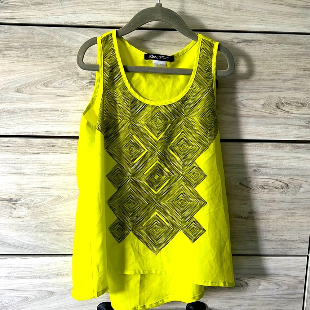 Peer Tee sleeveless top girls size small